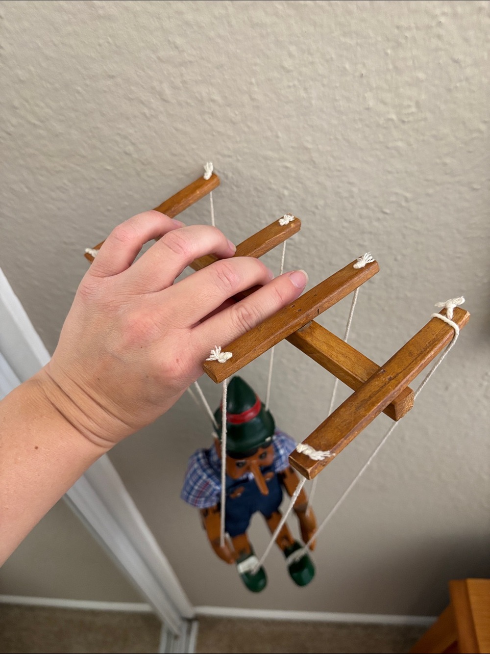 Wooden Pinocchio-Style Marionette Puppet in Green Hat - Picture 4 of 9
